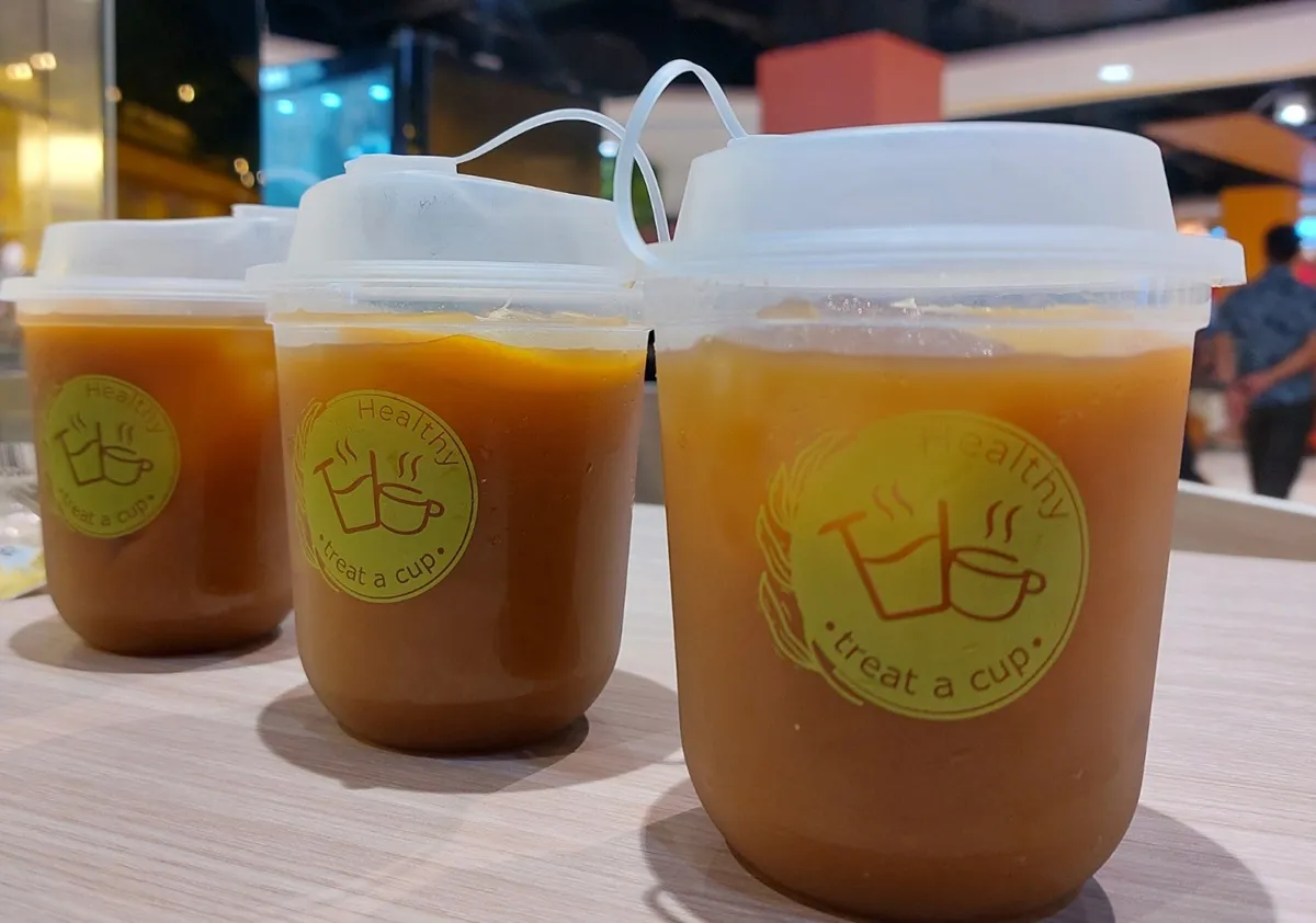 Berbagai pilihan menu kopi dari Treat a Cup. (Sumber: Ayobandung.id | Foto: Eneng Reni Nuraisyah Jamil)
