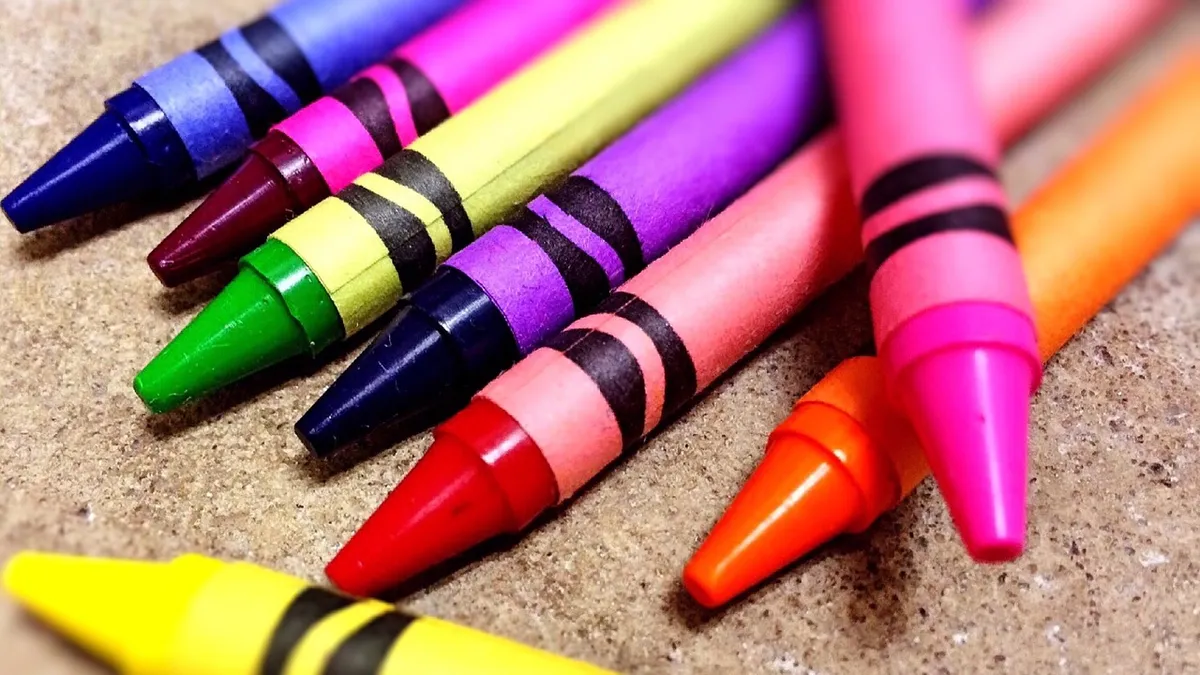 Ilustrasi foto krayon untuk mengasah motorik halus anak. (Foto: Pixabay)
