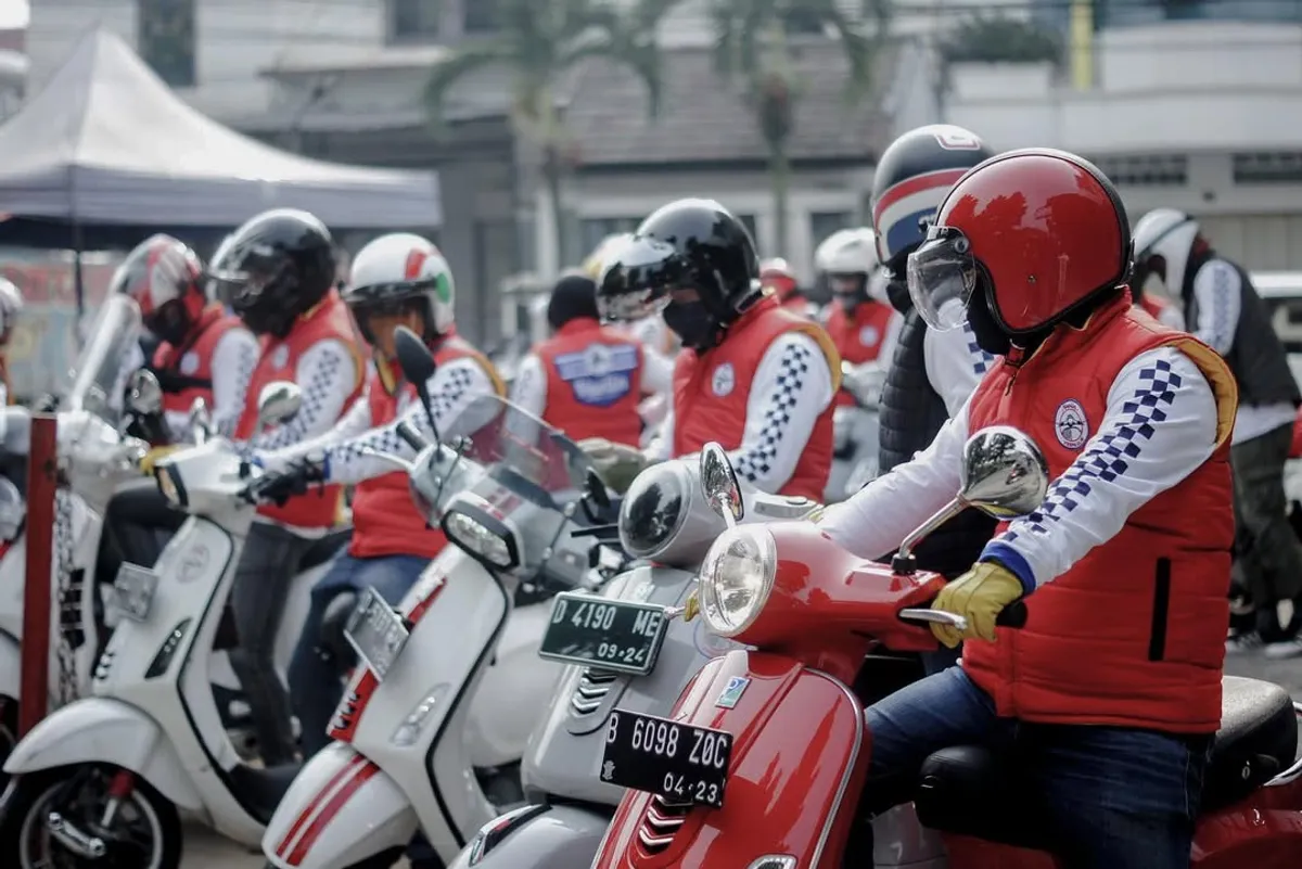 Veslin alias Vespa Ulin lahir, sebuah komunitas vespa matic yang mengusung semangat kebersamaan dan kesenangan tanpa beban. (Sumber: instagram.com/veslin.id)