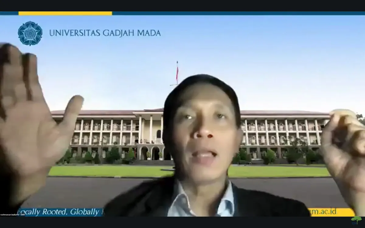 Rachmawan Budiarto dalam Business and Climate Media Initiative Virtual Workshop yang digelar Earth Journalism Network (EJN). (Sumber: Youtube/Earth Journalism Network)