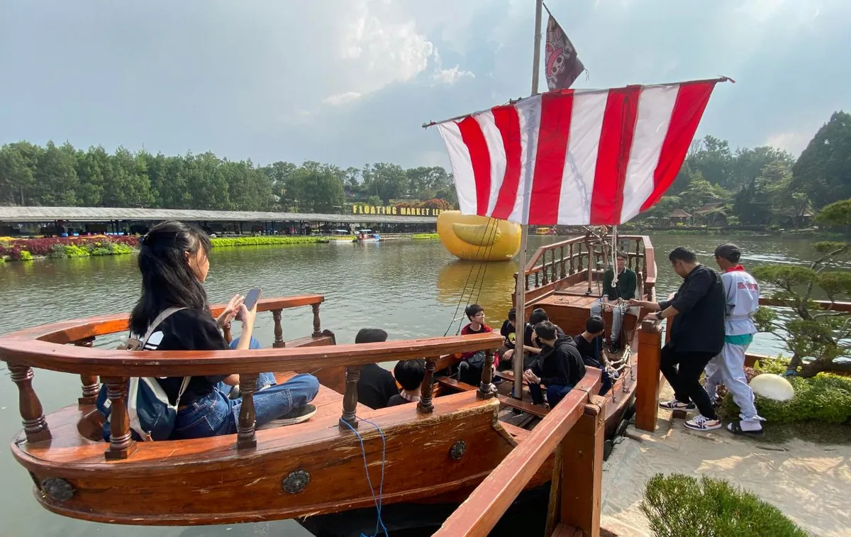 Wisatawan kini lebih tertarik pada pengalaman yang menyatu dengan alam dan cita rasa lokal yang autentik. (Sumber: Ayobandung.id)