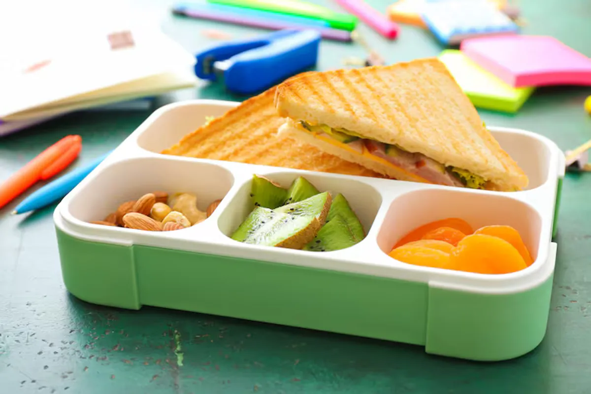 Ilustrasi Foto Kotak Bekal. (Foto: Freepik)