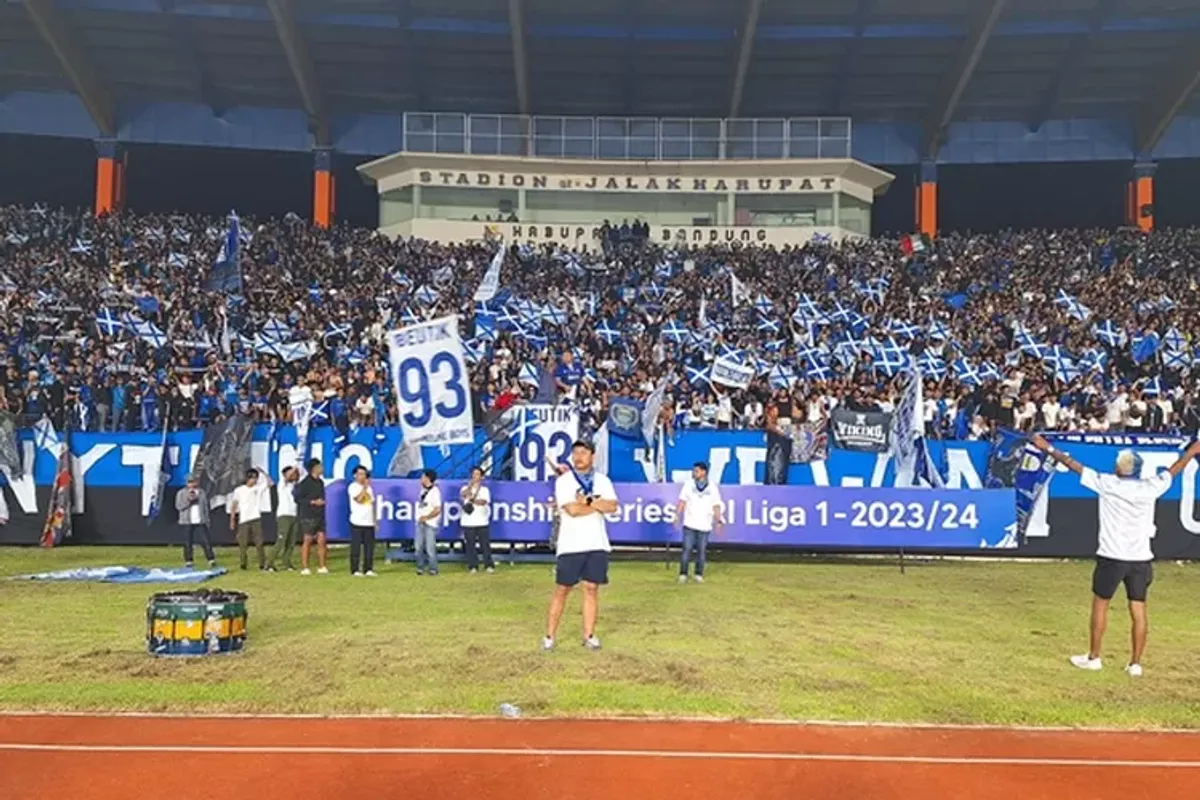 Suasana saat bobotoh Persib Bandung memenuhi Stadion Si Jalak Harupat. (Sumber: Ayobandung)