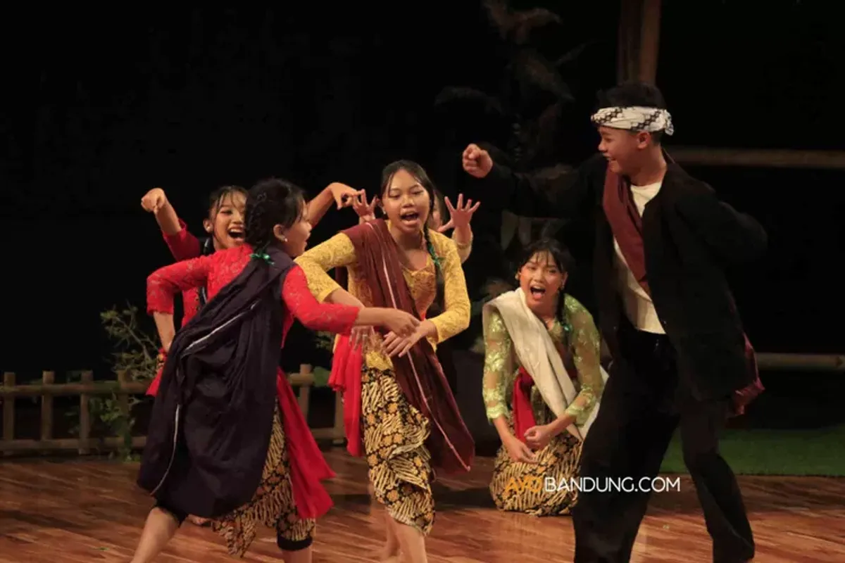 Festival Permainan Rakyat Jawa Barat di Teater Tertutup Taman Budaya Jawa Barat, Kota Bandung, Rabu 25 Juni 2025. (Sumber: Ayobandung.com | Foto: Irfan Al-Faritsi)