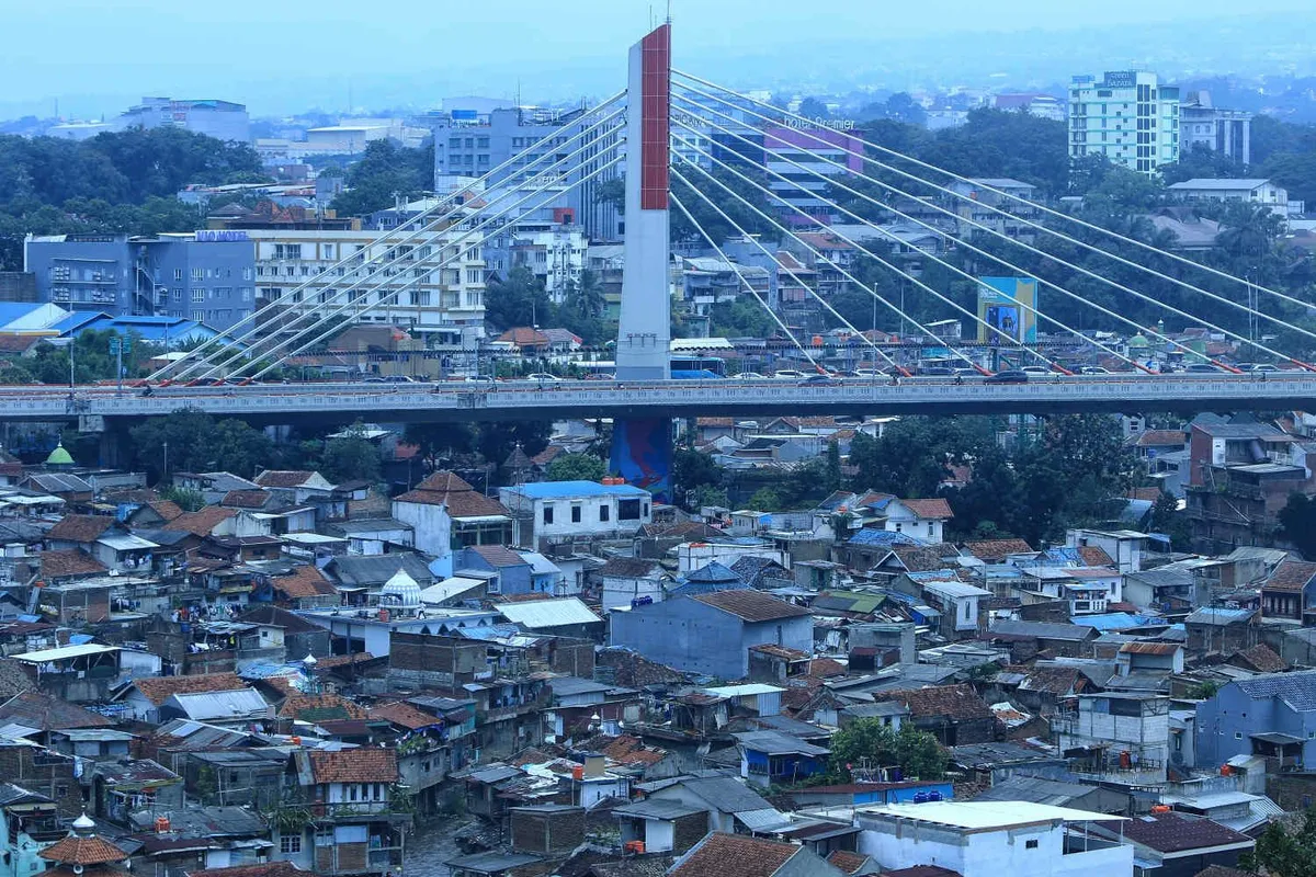 Kawasan pemukiman padat di Tamansari, Kecamatan Bandung Wetan, Kota Bandung, Sabtu 15 Februari 2025. (Sumber: Ayobandung.id | Foto: Irfan Al-Faritsi)