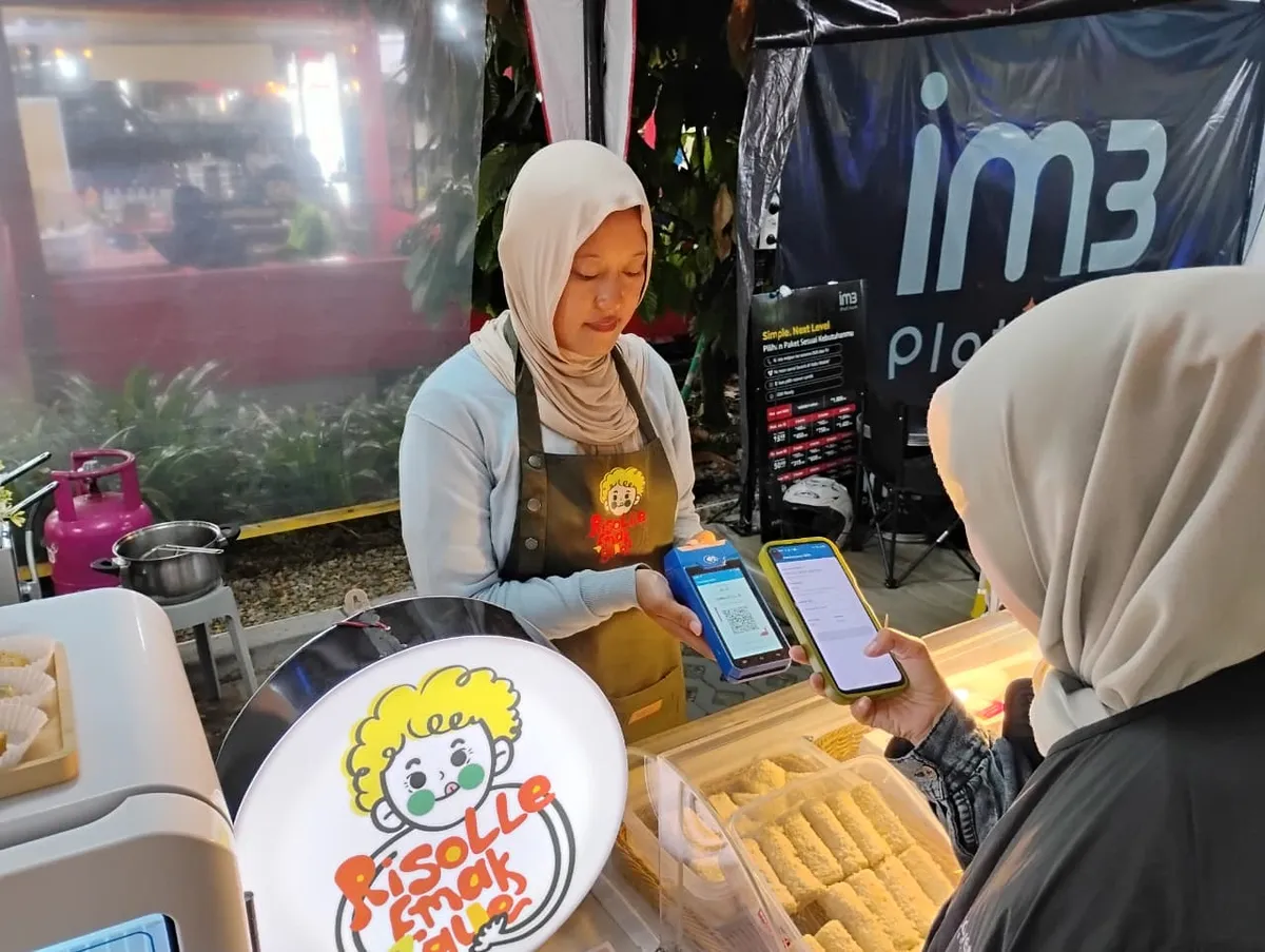 Fenomena cashless di FKB bukan hanya soal efisiensi, tetapi juga soal inklusi. Banyak pelaku UMKM yang sebelumnya mengandalkan transaksi tunai kini mulai terbiasa dengan sistem digital.