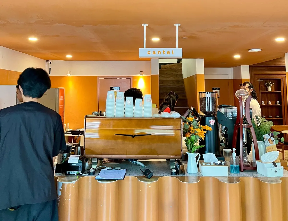 Sejak berdiri pada 2019, Kopi Cantel tumbuh sebagai simbol kehangatan dan keterhubungan, menjawab kebutuhan masyarakat urban Bandung akan tempat yang nyaman, inklusif, dan estetik. (Sumber: dok. Kopi Cantel)