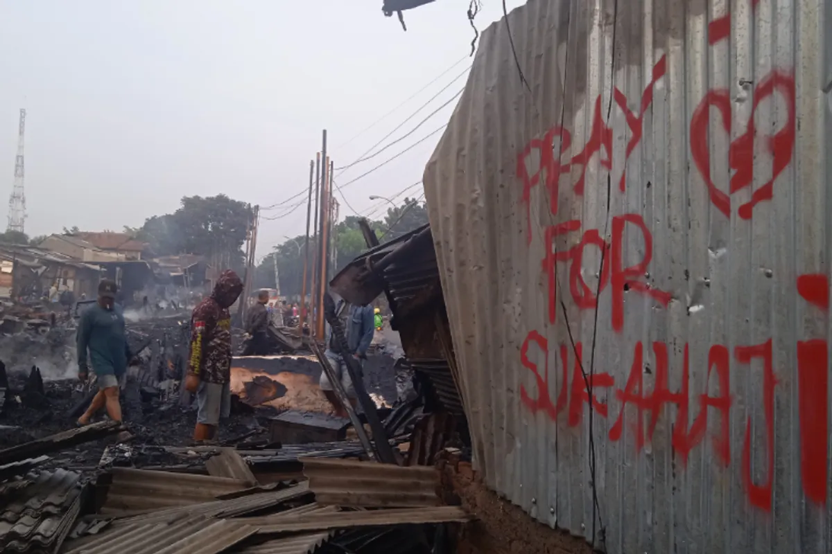 Di Sukahaji, Kota Bandung, hidup sehari-hari tak lepas dari ancaman kehilangan rumah. Dua Pengusaha Junus Jen Suherman dan Juliana Kusnandar berupaya mengklaim 7,5 hektare lahan di sana. (Sumber: Ayobandung | Foto: Gilang Fathu Romadhan)