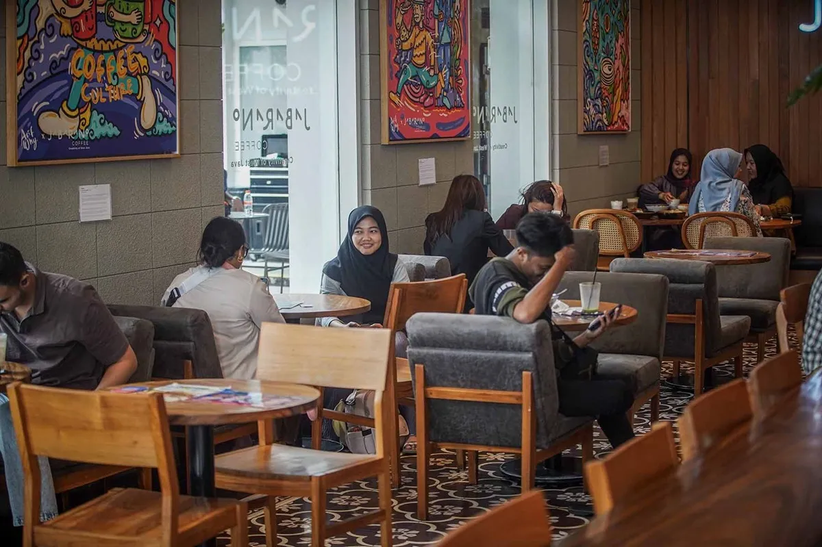 Industri kuliner kekinian di Indonesia tengah mengalami transformasi besar, didorong oleh perubahan perilaku konsumsi generasi milenial dan Z. (Sumber: Ayobandung.id | Foto: Kavin Faza)