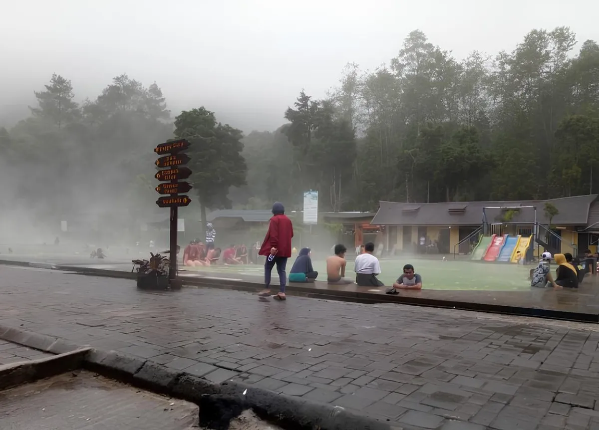Pemandian Air Panas Cimanggu-- Bandung dengan lanskap alamnya yang memesona, terus menjadi panggung utama bagi wisata healing. (Sumber: Ayobandung.id | Foto: Eneng Reni Nuraisyah Jamil)