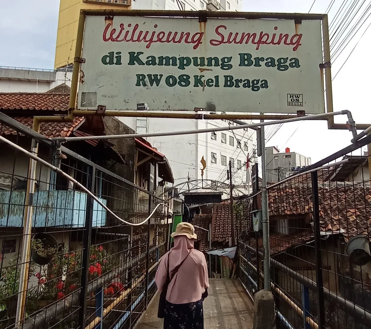 Jembatan di kampung Apandi yang sekarang terkenal dengan kampung Braga. (Sumber: Dokumentasi Penulis)