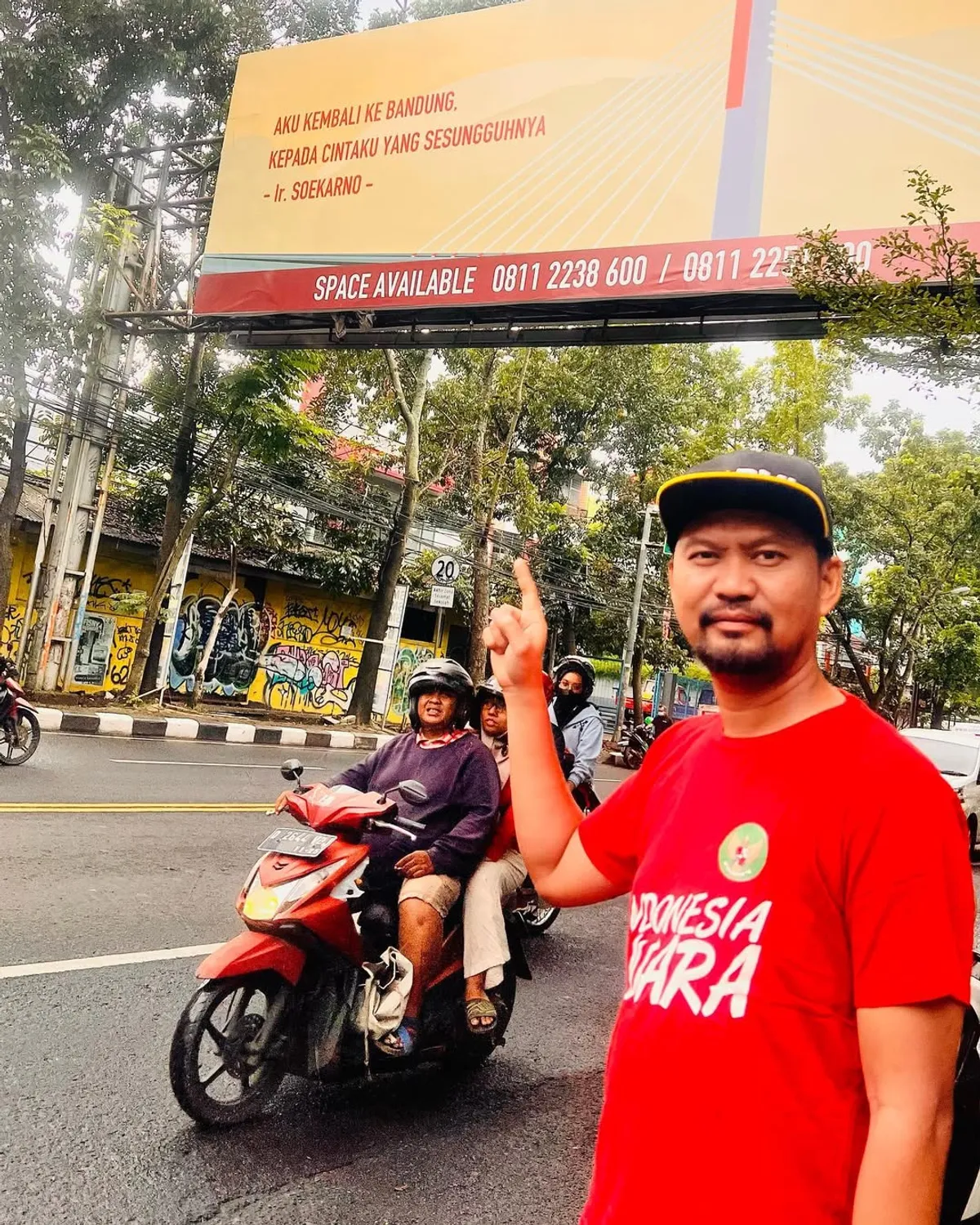 Aku Kembali ke Bandung Kepada Cinta Ku yang Sesungguhnya……. 

Ir. Soekarno (Sumber: Instagram @rijal_madani)