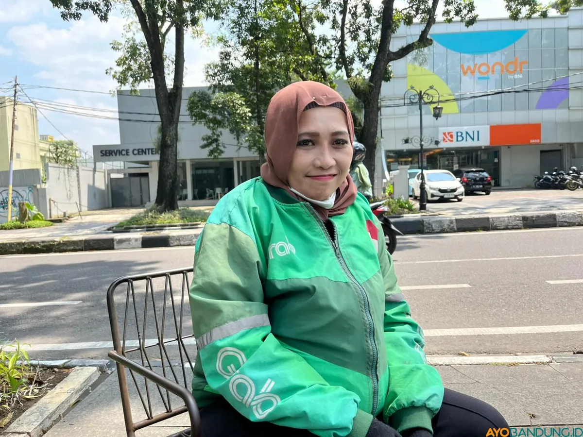 Bagi Romauli semangat Kartini adalah menolak menyerah pada keadaan. (Sumber: ayobandung.id | Foto: Ilham Maulana)