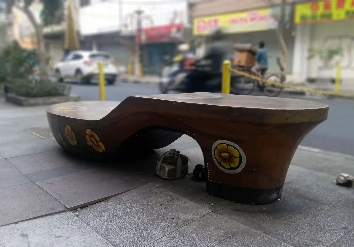 Replika kelom gelis. (Sumber: Dokumentasi pribadi. | Foto: Djoko Subinarto)