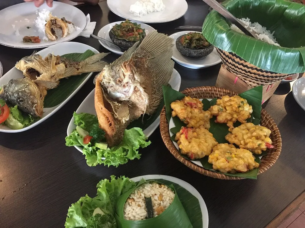 Hidangan khas Priangan di Dapur Sunda, Jl. Cipete Raya No. 13, Jakarta Selatan. (Sumber: www.tripadvisor.co.id | Foto: H17K)