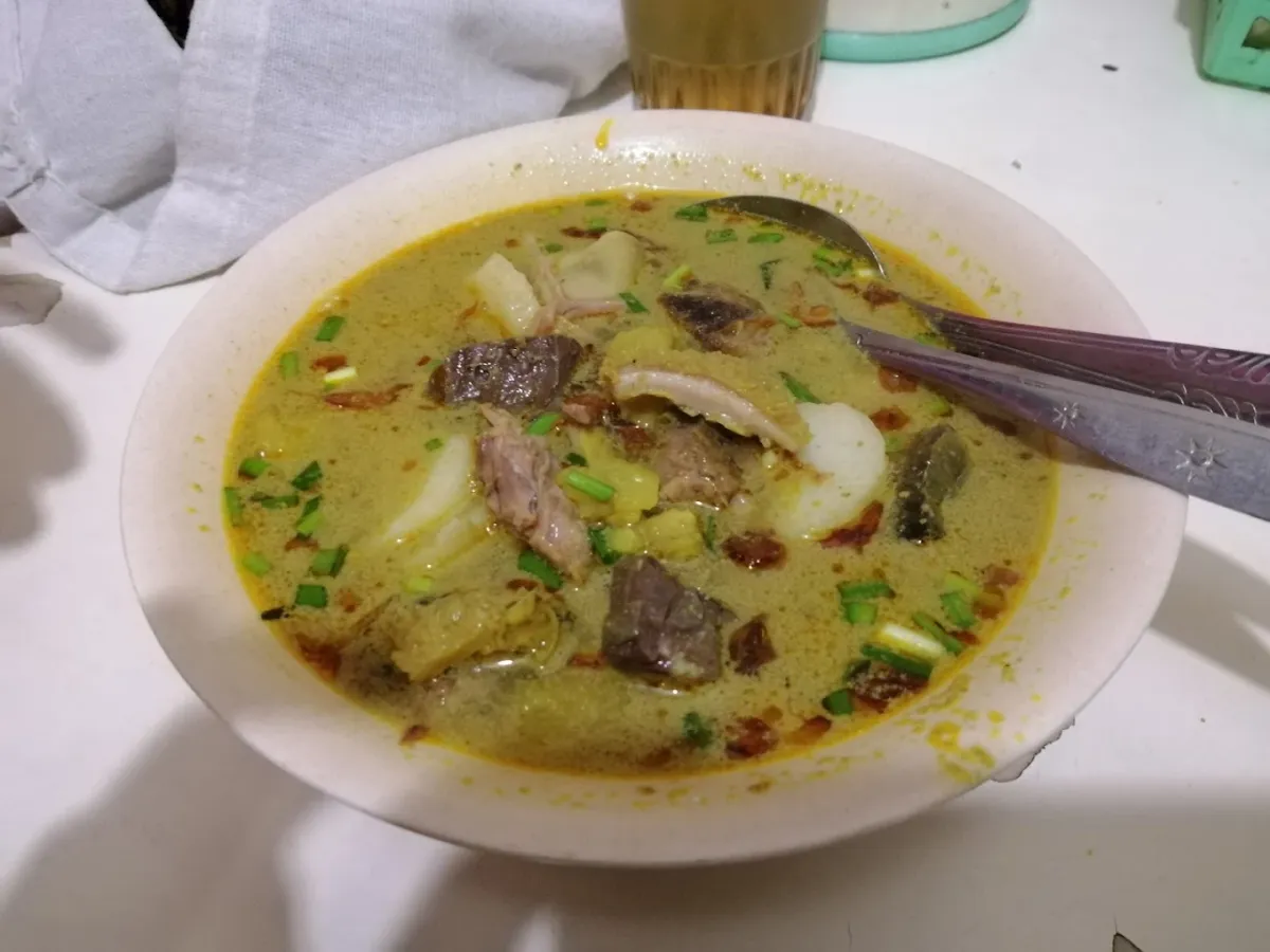 Empal Gentong. (Sumber: Google Review | Foto: Tsania Permadi)