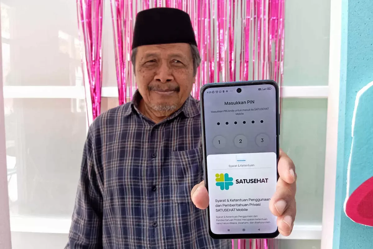 Pemeriksaan kesehatan gratis kepada warga di UPTD Puskesmas Puter, Kota Bandung, Senin 10 Februari 2025. (Sumber: Ayobandung | Foto: Irfan Al-Faritsi)