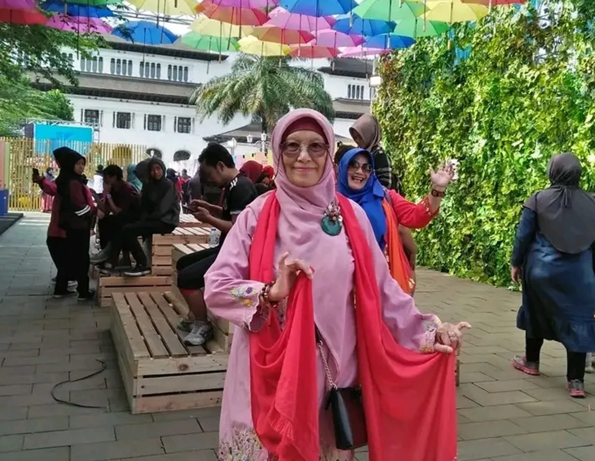 Tatty Kartika diusia 81 tahun masih aktif di dunia literasi. (Sumber: Istimewa)