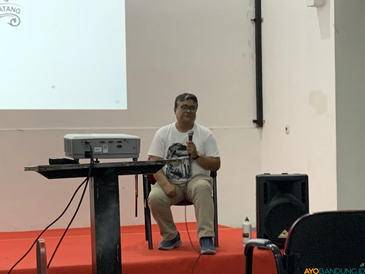 Sejarawan, Yudi Hamzah. (Sumber: ayobandung.id | Foto: Halwa Raudhatul)