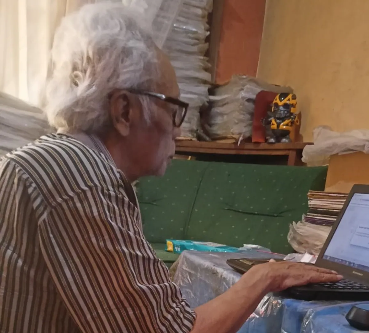 Aan Merdeka Permana, lahir di Bandung, 16 Novémber 1950 dipandang panitia pantas menerima Hadiah Jasa. (Sumber: Dokumentasi Penulis)