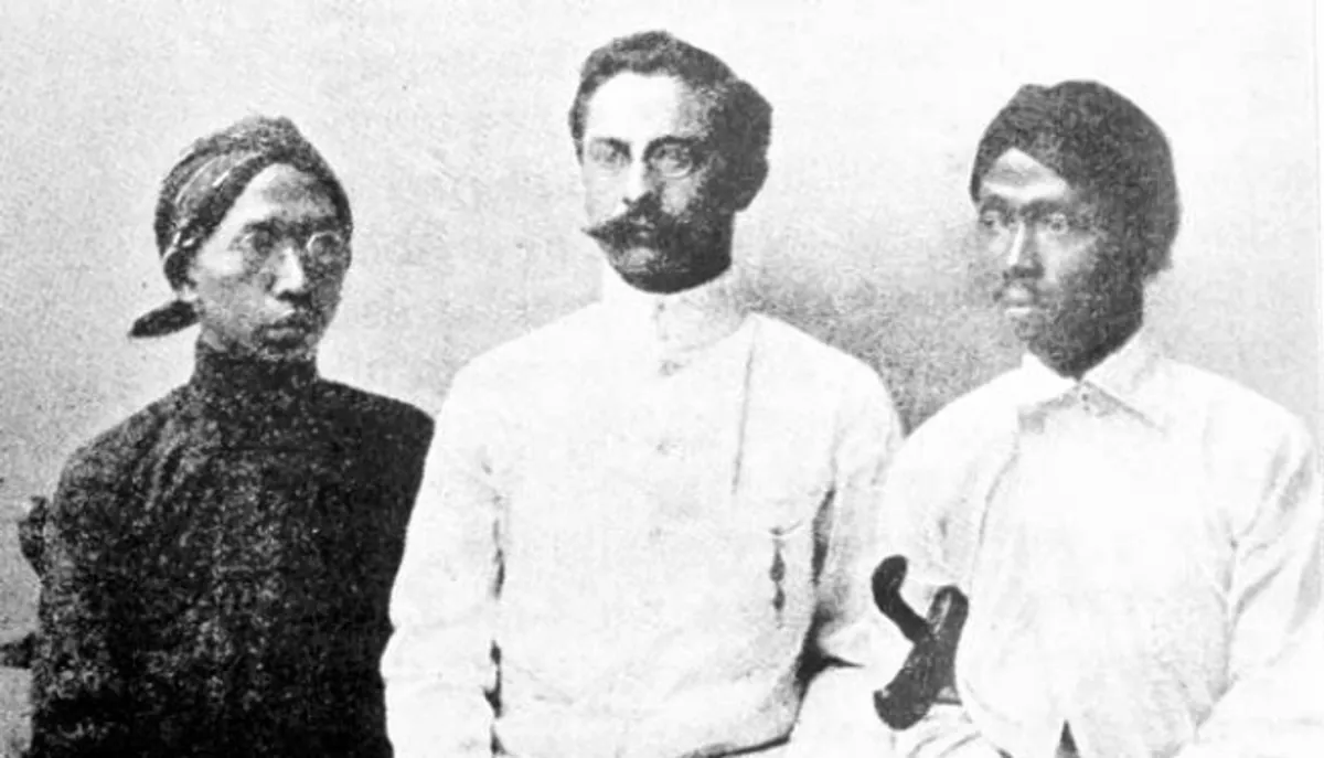 Tiga serangkai (Soewardi Soerjadiningrat, Douwes Dekker, Tjipto Mangoenkoesoema). (Sumber: Museum Kebangkitan Nasional)