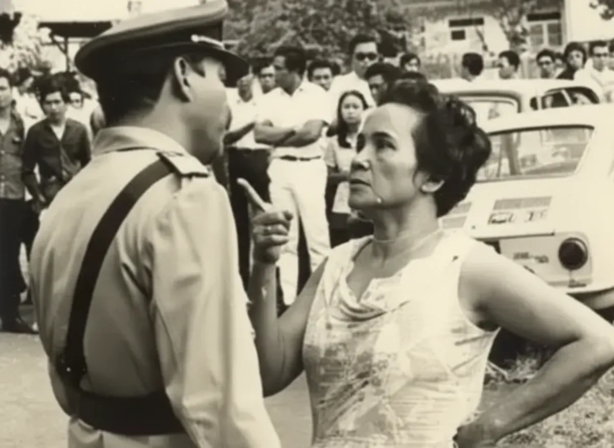 Ibunda Rene Coenraad memarahi petinggi Polri. (Sumber: socio-politica.com)