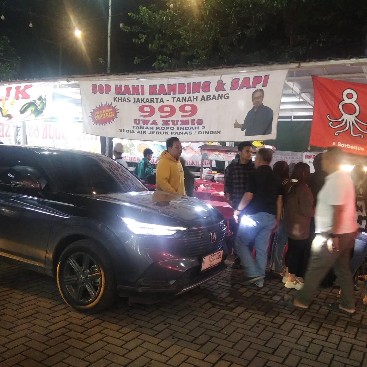 Sop Kambing 999 Pak Kumis Pasar Segar Taman Kopo Indah. (Sumber: Dokumentasi Penulis)