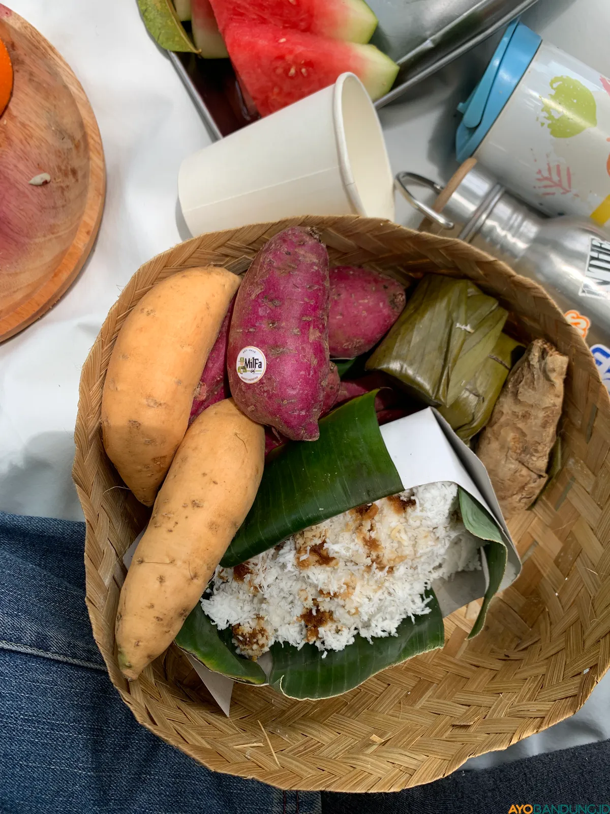 Panganan lokal hasil dari kebun sendiri. (Sumber: ayobandung.id | Foto: Halwa Raudhatul)