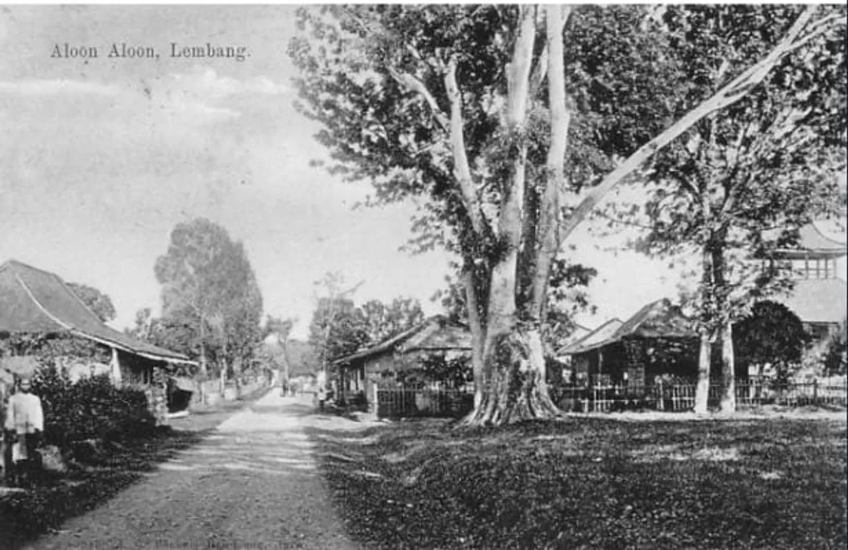 Alun alun Lembang tahun 1902. (Sumber: KITLV)