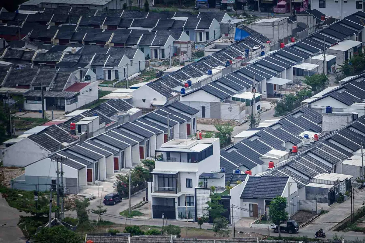 Salah satu komplek perumahan bersubsidi di Kabupaten Bandung. (Sumber: Ayobandung.id | Foto: Kavin Faza)