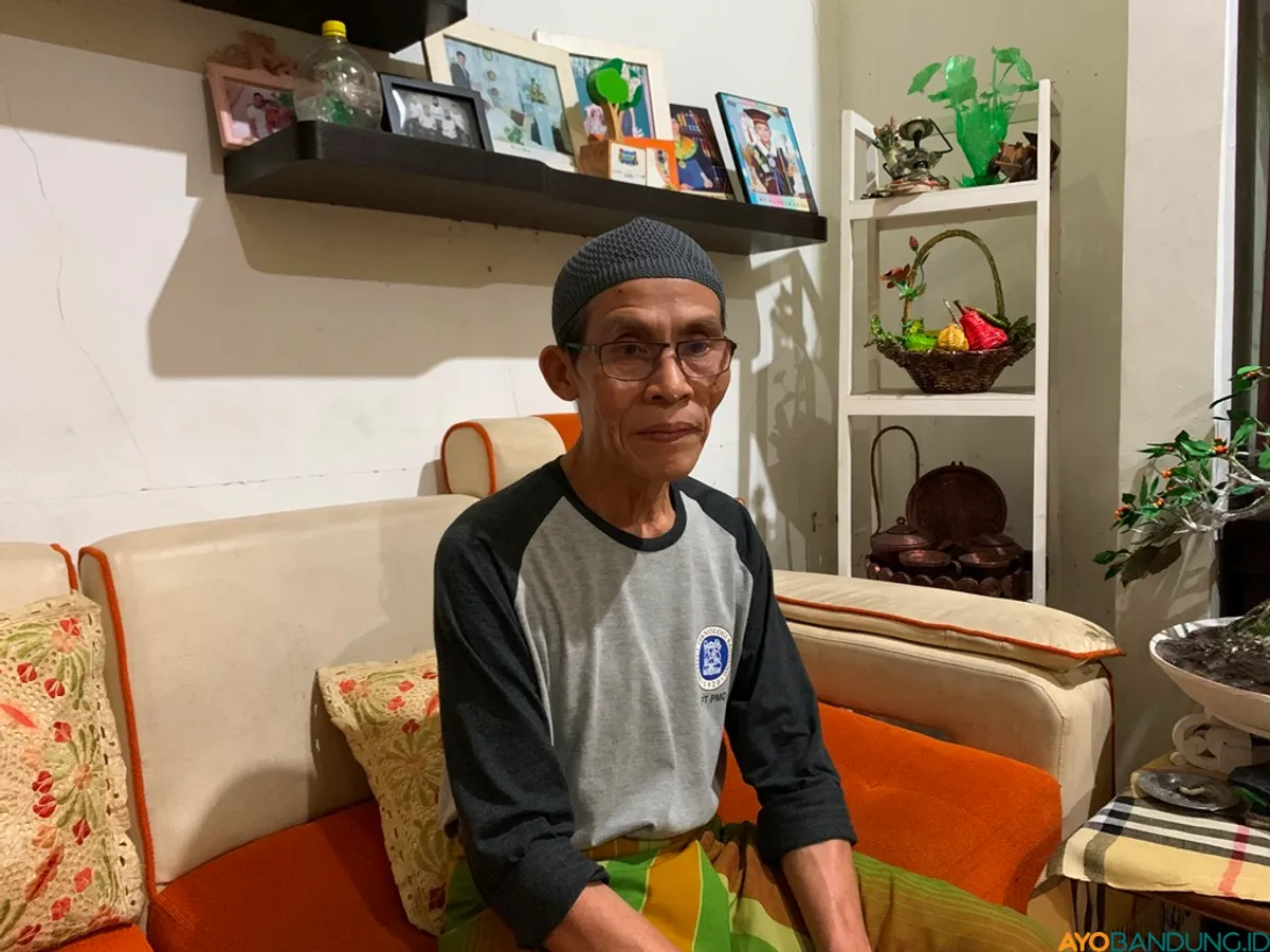 Ketua DKM Masjid Mungsolkanas, Muhammad Tatang Sumantri. (Sumber: ayobandung.id | Foto: Halwa Raudhatul)