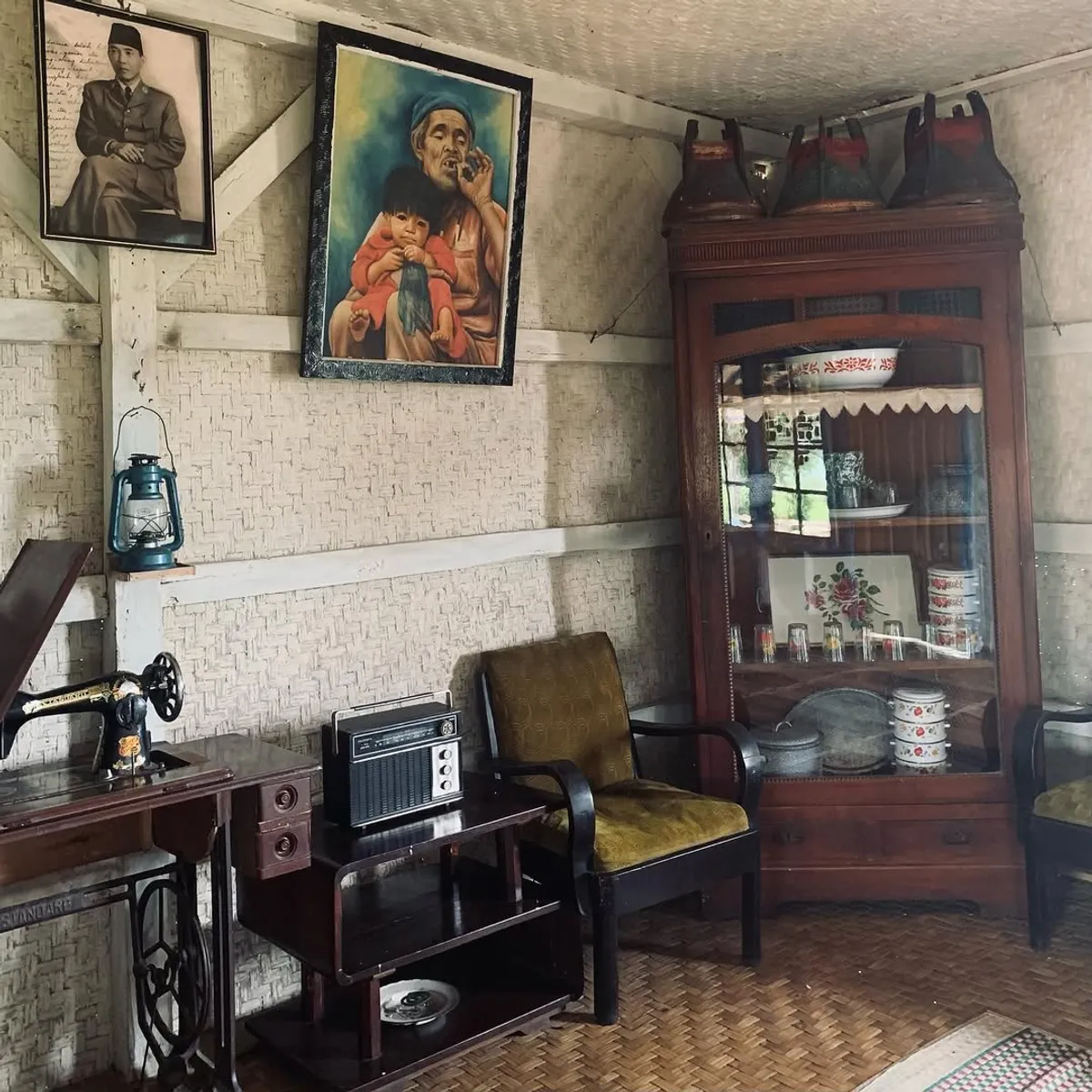 Siapa yang abis liat ini jadi kangen rumah Nenek???😋 Yuk ke Kampung Kawangi (Sumber: https://www.instagram.com/kampung.kawangi | Foto: Istimewa)