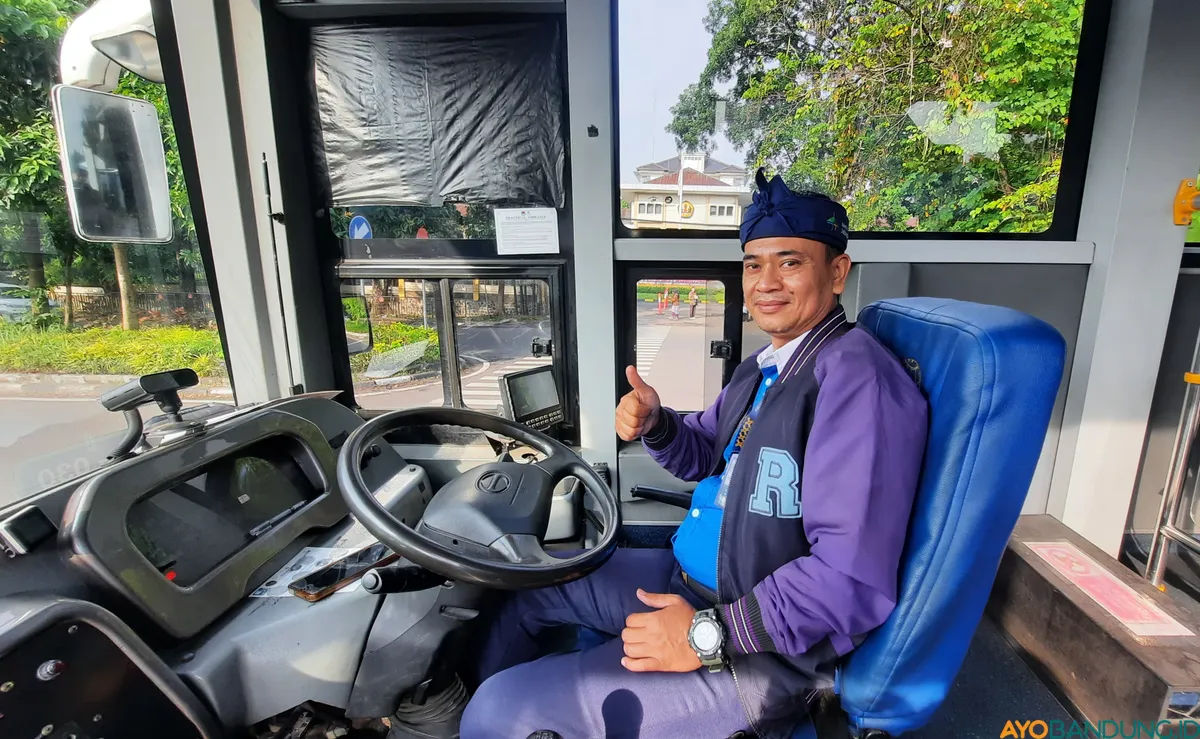 Pramudi Metro Trans Jabar, Yusuf Supriatna. (Sumber: ayobandung.id | Foto: Nisrina Nuraini)