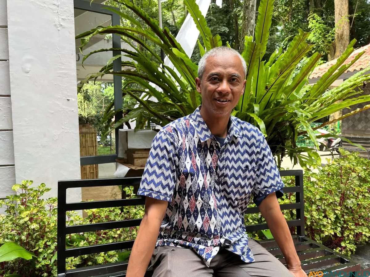 Pengendali Ekosistem Hutan Tahura Djuanda, Dicky. (Sumber: ayobandung.id | Foto: Ilham Maulana)