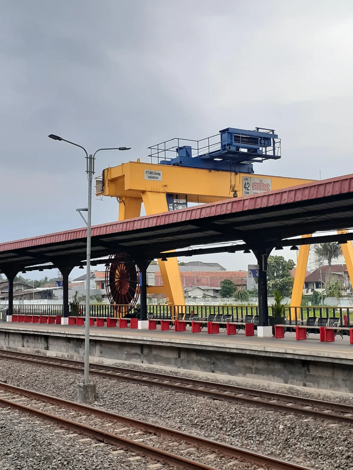 Peralatan crane TPKB yang terus mengangur (Sumber: dokpri | Foto: Totok Siswantara)