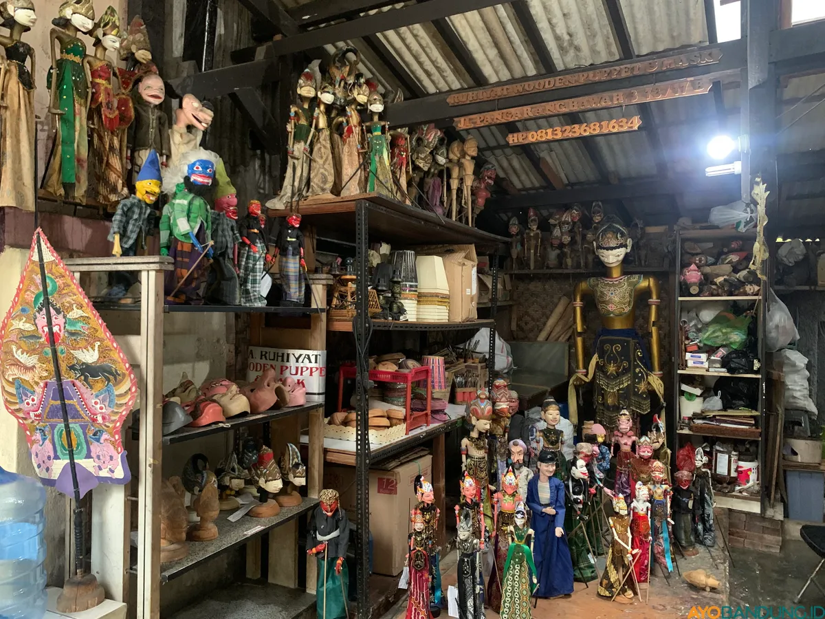 Galeri Ruchiat di Jalan Pangarang Bawah, Kota Bandung. (Sumber: ayobandung.id | Foto: Halwa Raudhatul)