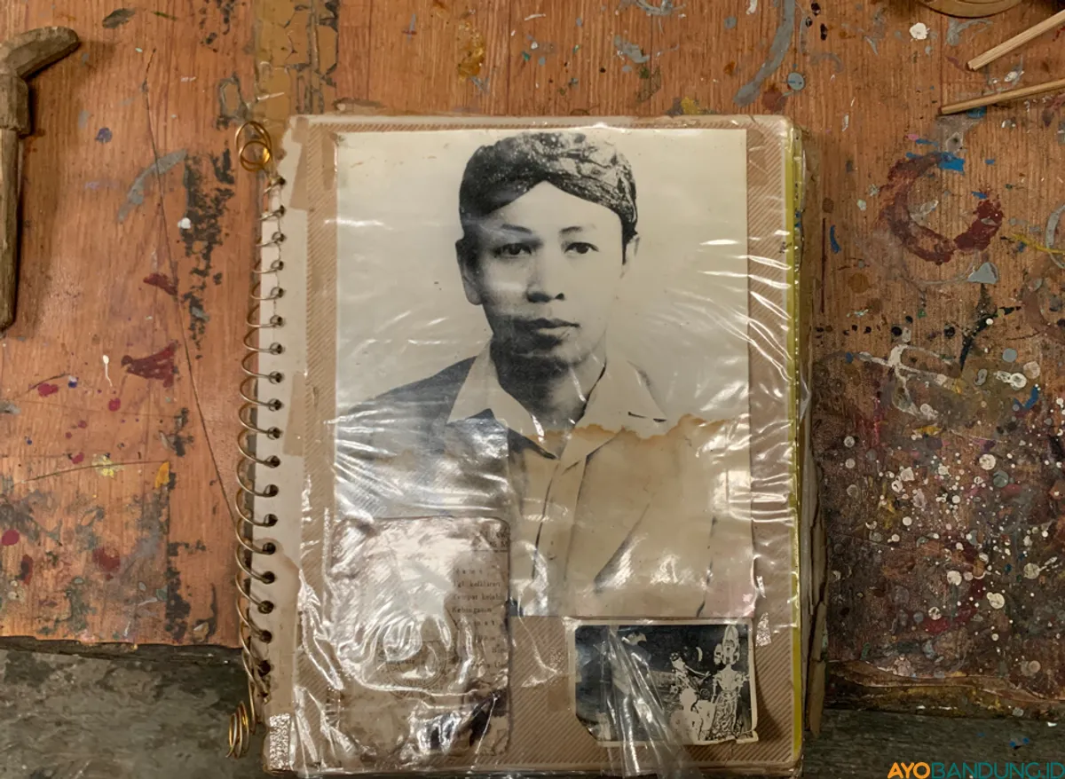 Foto Alan Ruchiat kala muda. (Sumber: ayobandung.id | Foto: Halwa Raudhatul)