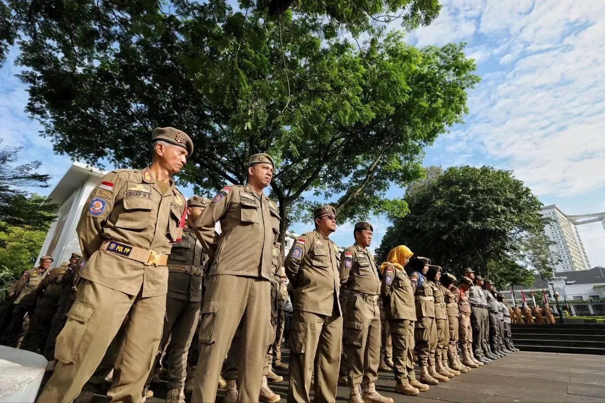 Satpol PP Kota Bandung (Sumber: Ayo Bandung | Foto: Muslim Yanuar Putra)
