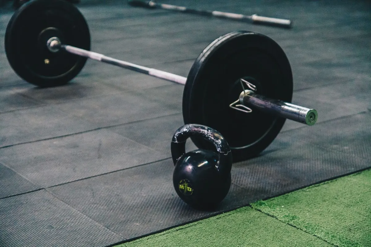Ilustrasi alat-alat fitnes. (Sumber: Pexels | Foto: Arturo EG)