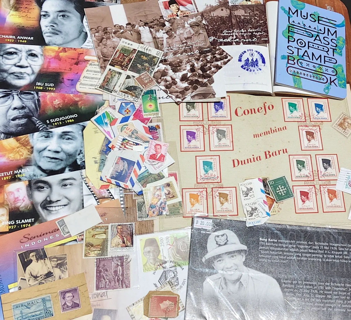 Koleksi perangko jadul dari berbagai era sebagai jejak perjalanan sejarah komunikasi yang kini menjadi buruan para filatelis. (Foto: Maya Maulyda)