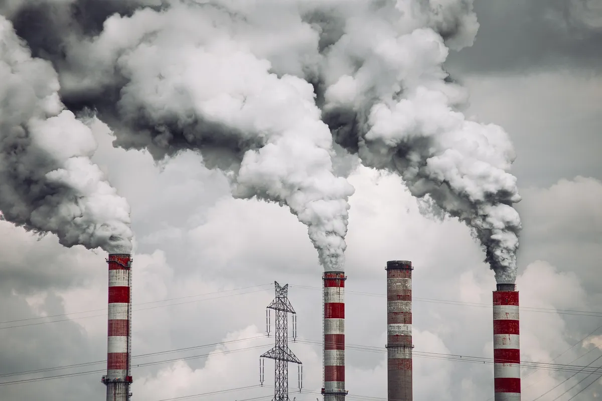 Penyebaran emisi gas  beracun ke lingkungan. (Sumber: pixabay | Foto: jwvein)