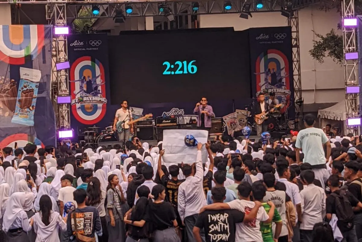 Konser For Revenge di SMAN 10 Bandung (Sumber: Dokumen Pribadi | Foto: Hasya Ripela Melodia)