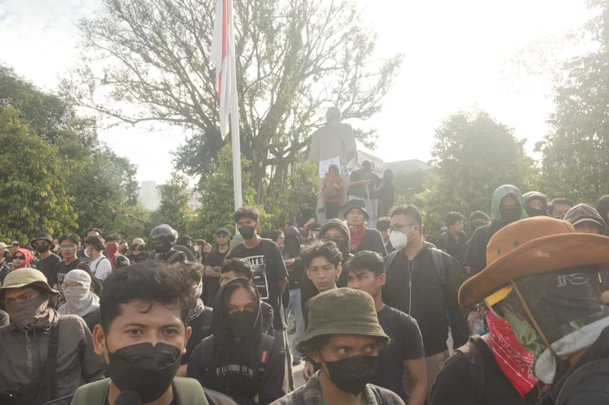 Ilustrasi aksi demonstrasi terkait polemik aktivitas pertambangan di Rumpin. (Foto: Rafael Christopher and Vanesh De Gabze)