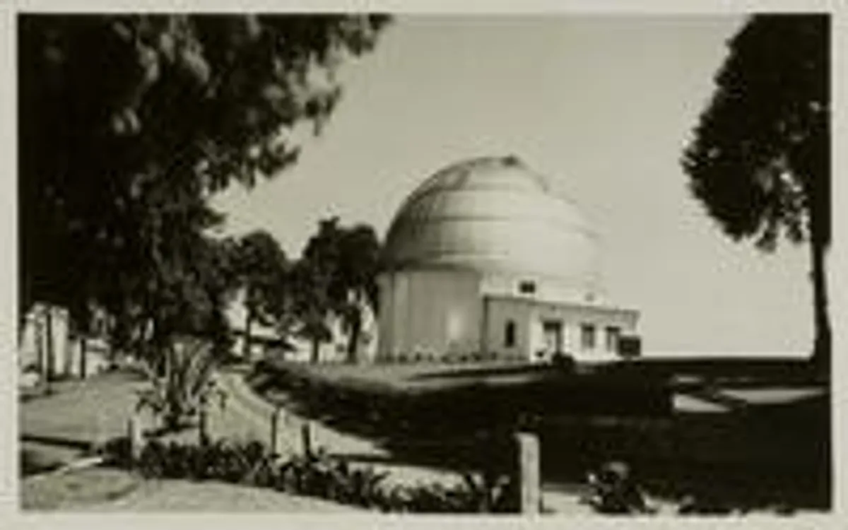 Observatorium Bosscha di Lembang tahun 1925 (Sumber: KITLV)