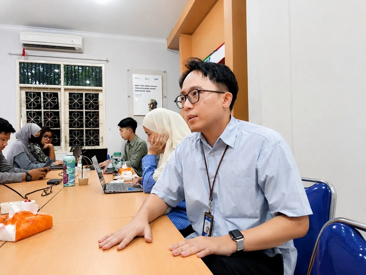 CEO Rumah BUMN Bandung, A. Radinal Pramudha Sirat, di Jalan Dr Djunjunan 50, Pasteur, Kota Bandung, (10/4/2026). (Sumber: Ayobandung.id | Foto: Aris Abdulsalam)