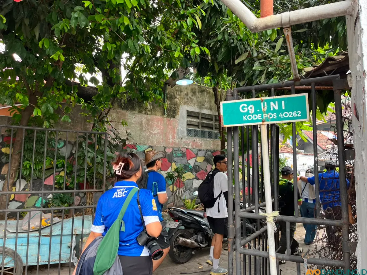 Gang sempit menuju Lapangan UNI menjadi saksi bisu salah satu peristiwa penting dalam sejarah Persib. (Sumber: ayobandung.id | Foto: Ilham Maulana)