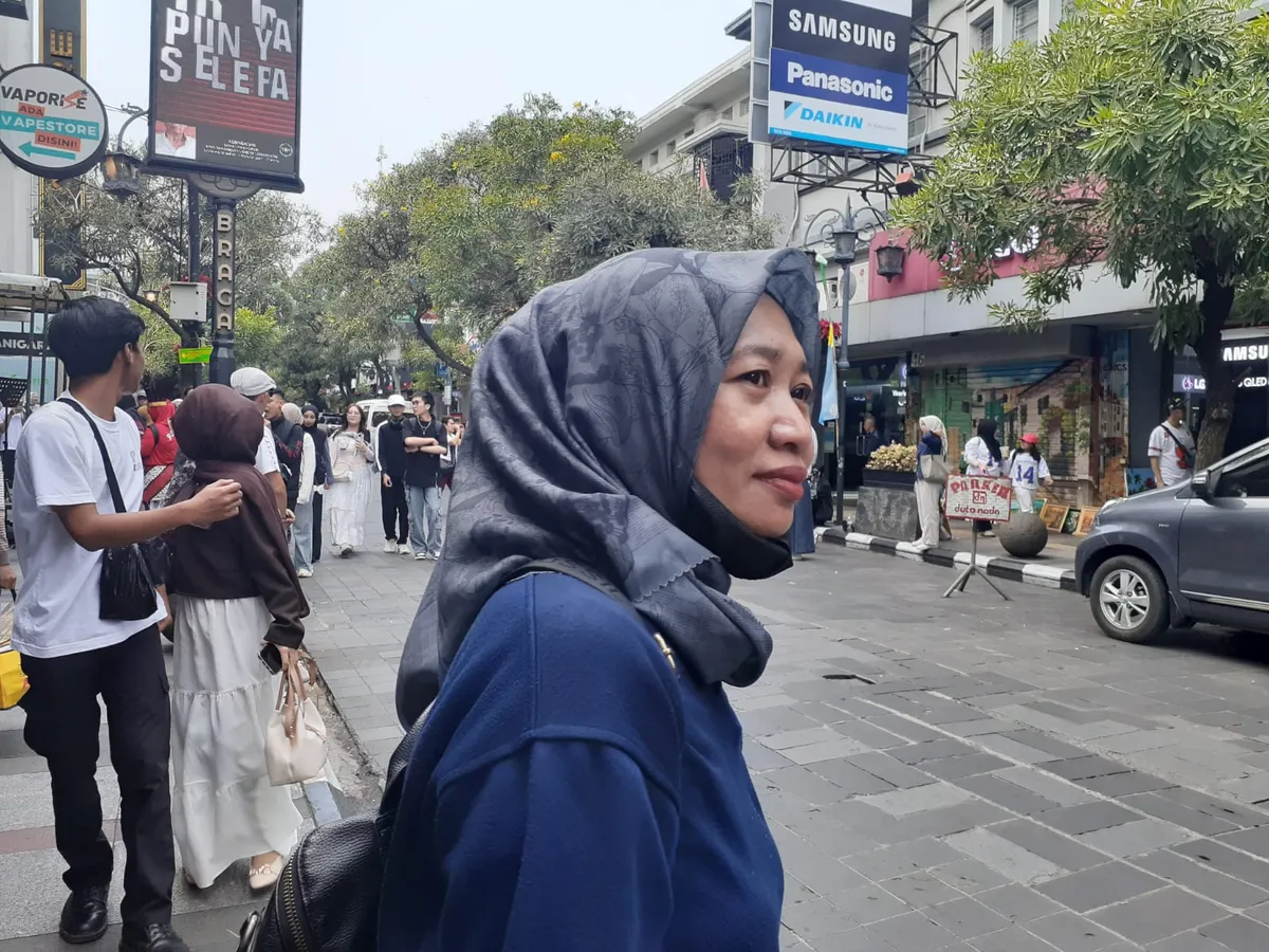 Wisata jalan kaki di jalan Braga Bandung (Sumber: dokpri | Foto: Sri Maryati)