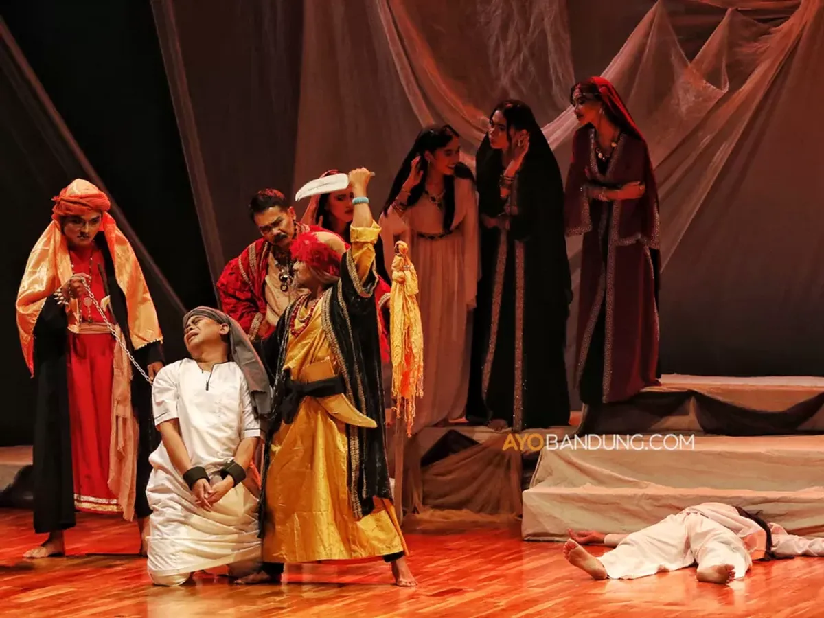 Drama musikal religi Sunda berjudul “Kasidah Cinta ‘Ammar Al-Iman” karya dan sutradara Rosyid E. Abb. (Sumber: Ayobandung.com | Foto: Irfan Al-Faritsi)
