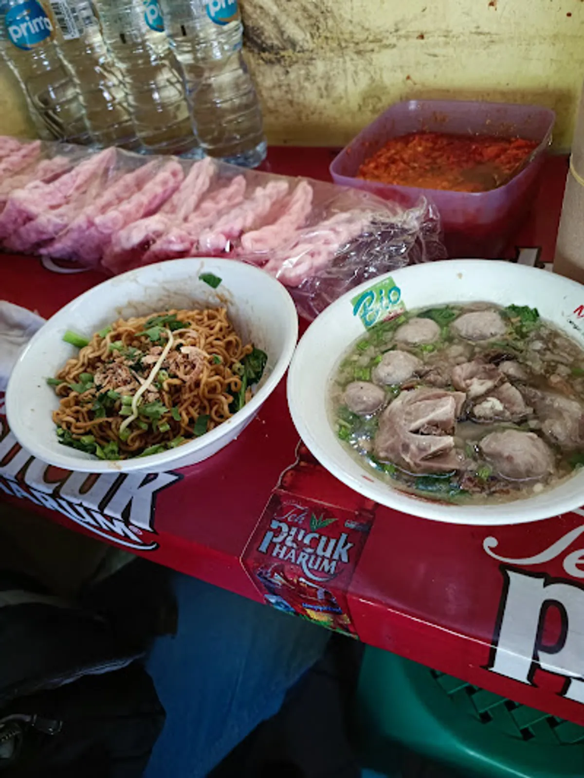 Semangkuk bakso dengan berbagai pilihan menu jadi pelarian setelah menyantap hidangan Lebaran.