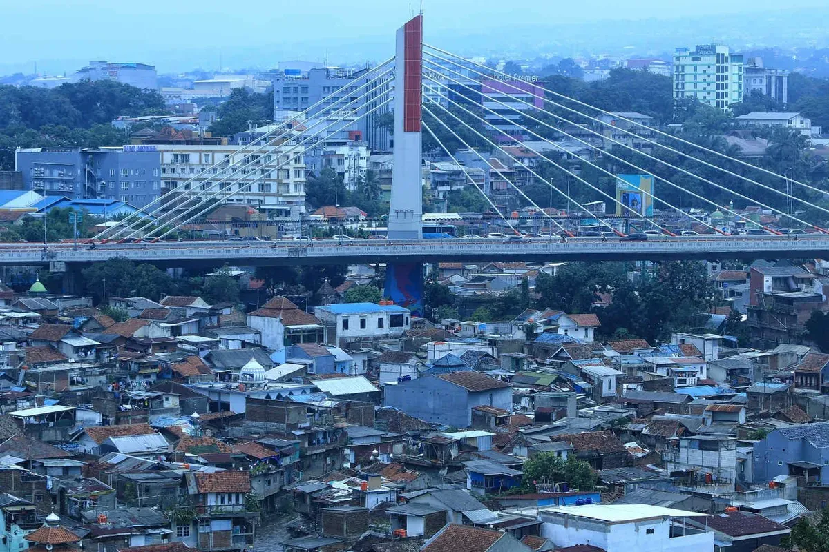 Kawasan pemukiman padat di Tamansari, Kecamatan Bandung Wetan, Kota Bandung, Sabtu 15 Februari 2025. (Sumber: Ayobandung.id | Foto: Irfan Al-Faritsi)
